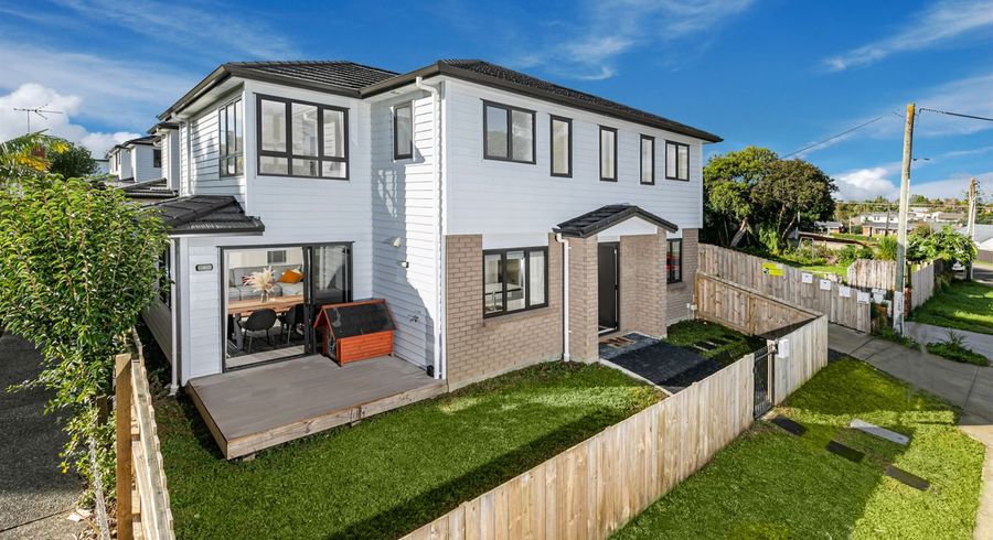  at 9A Kingdale Road, Henderson, Auckland
