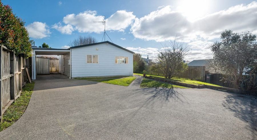  at 8A Fordham Street, Beach Haven, North Shore City, Auckland