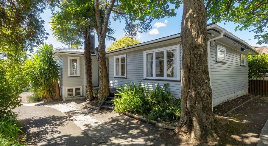  at 25 Taipari Road, Te Atatu Peninsula, Auckland