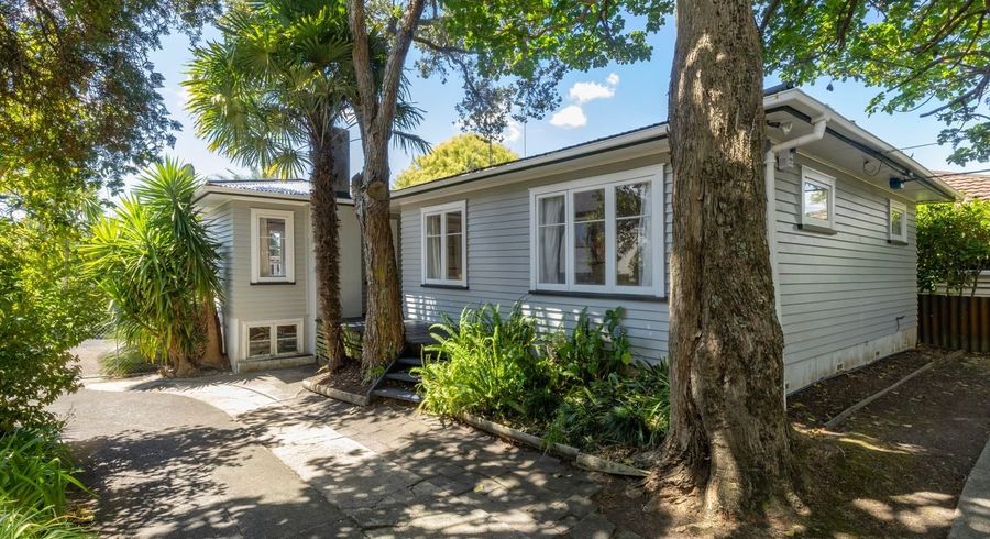  at 25 Taipari Road, Te Atatu Peninsula, Waitakere City, Auckland