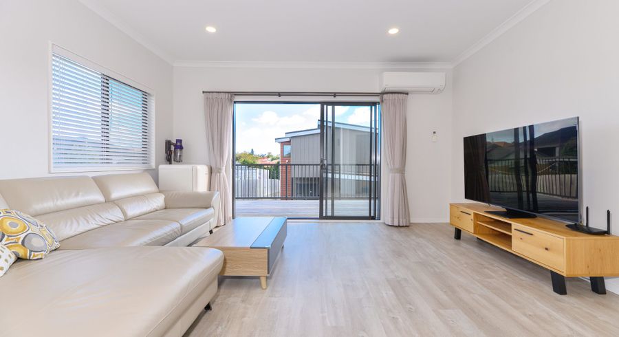  at 49B  Titirangi Road, New Lynn, Waitakere City, Auckland