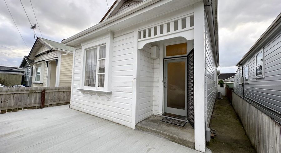 at 123 Onepu Road, Lyall Bay, Wellington, Wellington