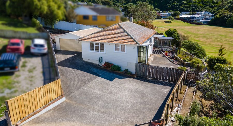  at 34 Takapuwahia Drive, Takapuwahia, Porirua, Wellington