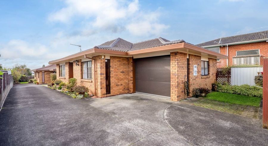  at 2/32 New Windsor Road, Avondale, Auckland City, Auckland