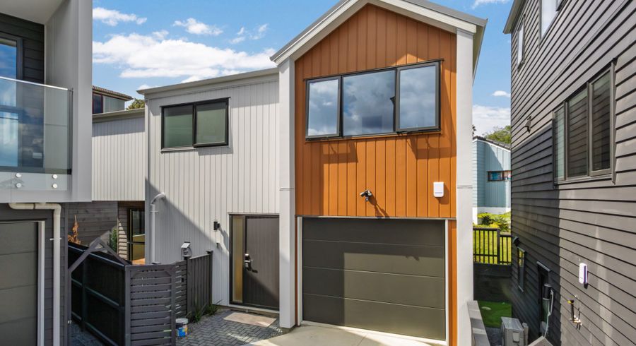  at Lot 3 / 6 Woodhouse Place, West Harbour, Waitakere City, Auckland