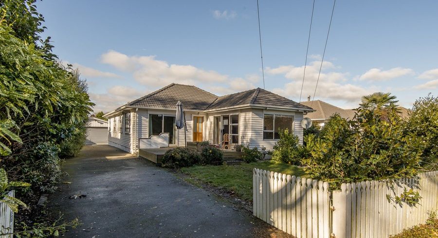  at 8 Oakhurst Place, Russley, Christchurch