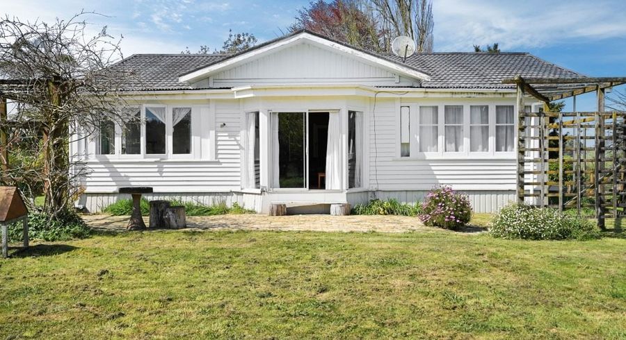  at 110 Foster Road, Temple View, Hamilton