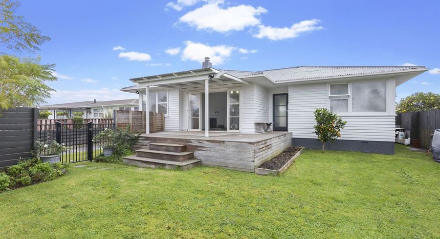  at 3 Clinton Avenue, Te Atatu Peninsula, Auckland