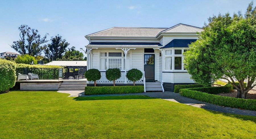  at 9 Cobden Crescent, Bluff Hill, Napier, Hawke's Bay