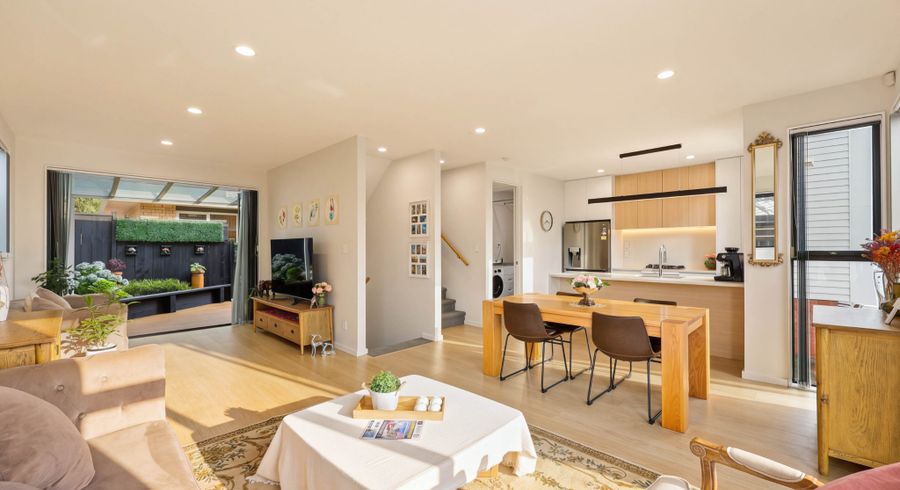  at 9E Glenfern Road, Mellons Bay, Manukau City, Auckland