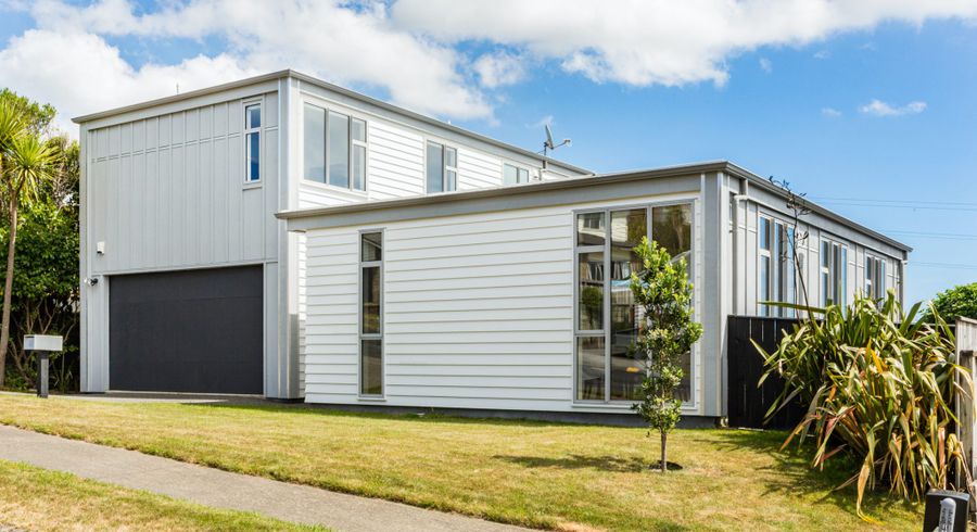  at 14 Ashwood Street, Woodridge, Wellington