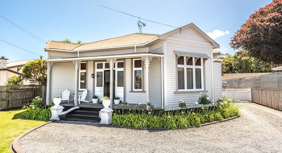  at 8 Saint Leonard Street, Saint Johns Hill, Whanganui