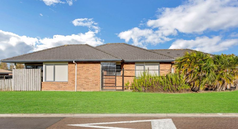  at 1 Dole Place, Mangere, Auckland