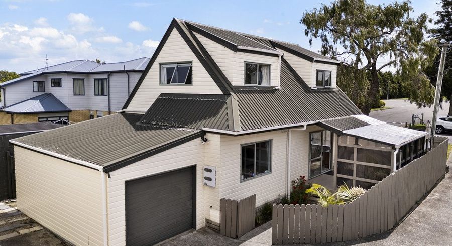  at 116 Riversdale Road, Avondale, Auckland