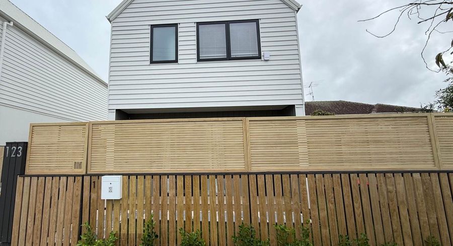  at 1/123 Barrack Road, Mount Wellington, Auckland City, Auckland