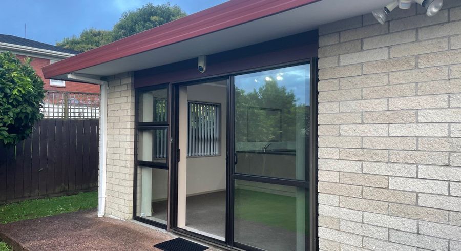  at 4/52 Jellicoe Road, Mount Wellington, Auckland