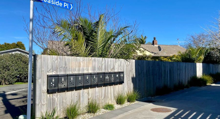  at 8 Seaside Place, Pakuranga, Manukau City, Auckland