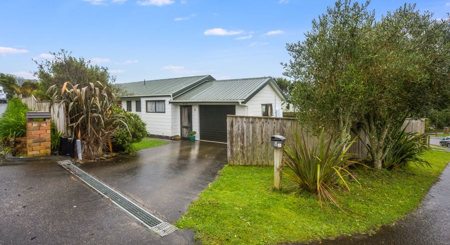  at 8 Ribbonwood Terrace, Ranui, Porirua