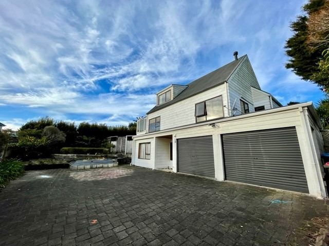  at 2/96 Stamford Park Road, Mount Roskill, Auckland