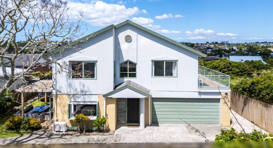  at 33 Woodford Avenue, Henderson, Waitakere City, Auckland