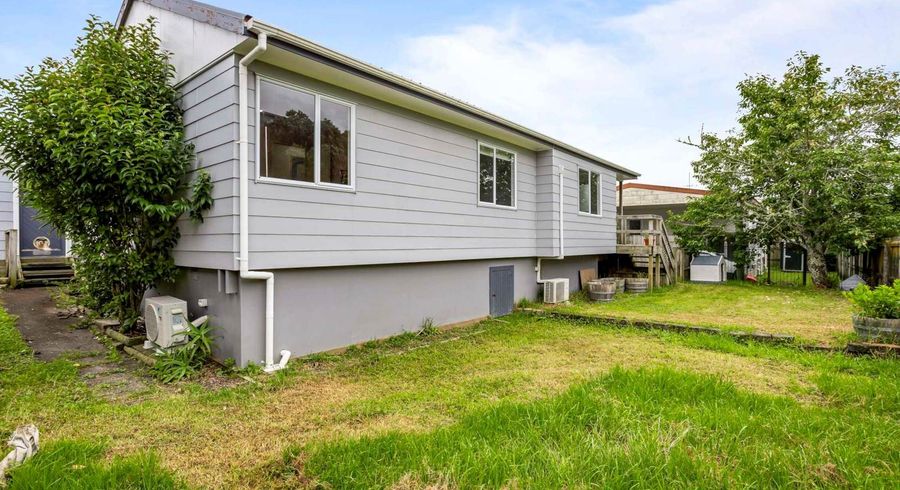  at 23 Meadowvale Rise, Titirangi, Waitakere City, Auckland