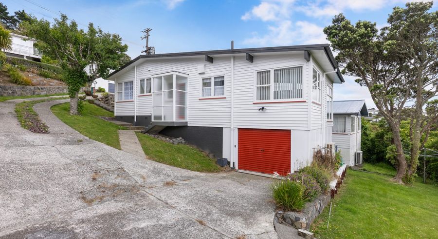  at 18 Alwyn Place, Newlands, Wellington, Wellington
