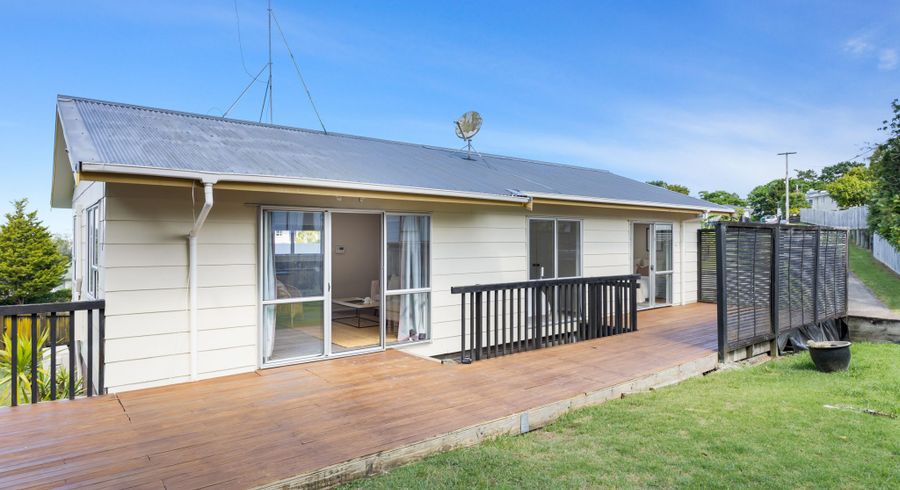  at 1/8 Helena Street, Massey, Auckland