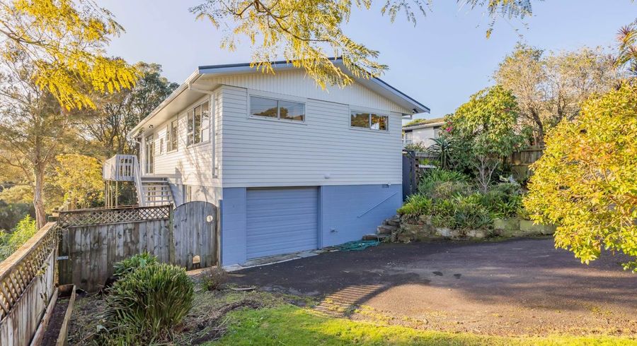  at 31 Domain Road, Glenfield, Auckland