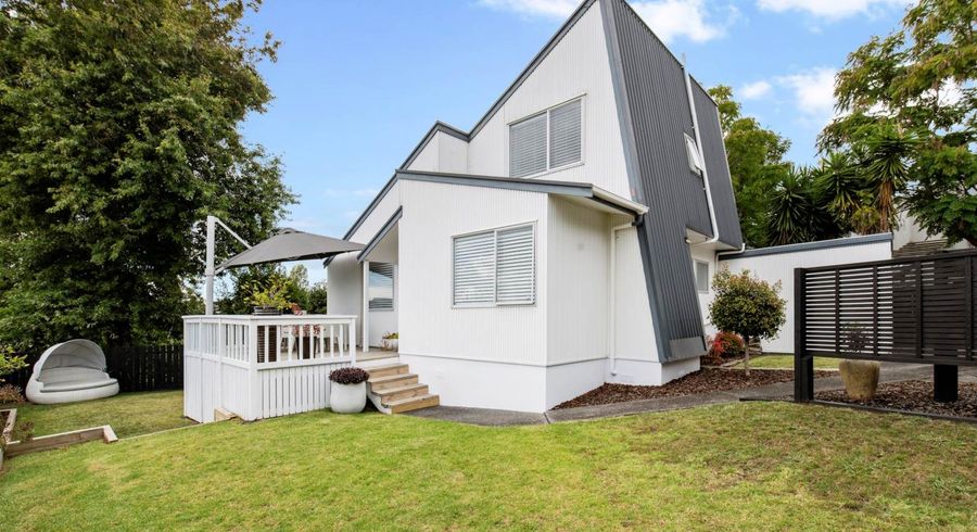  at 2/10 Trident Place, Shelly Park, Manukau City, Auckland