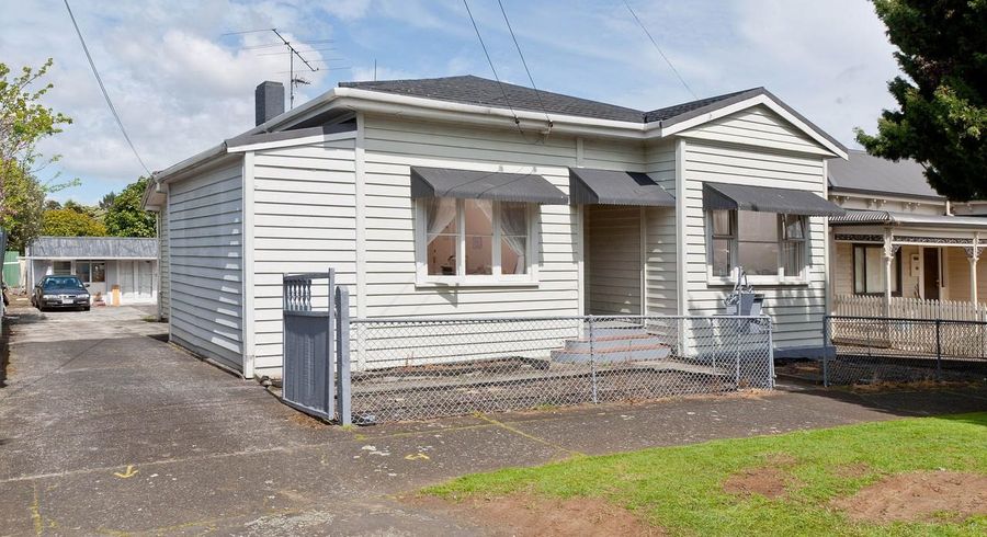  at 30 Leslie Avenu, St Lukes, Auckland City, Auckland