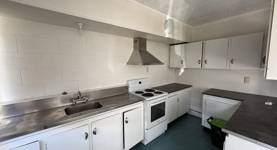  at 2/396 Sandringham Road, Mount Albert, Auckland City, Auckland