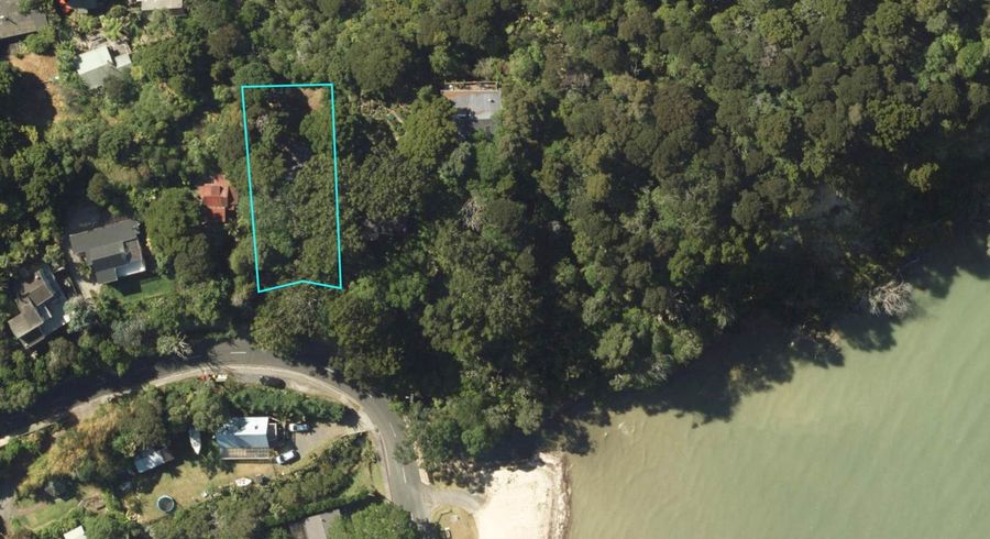  at 86 Warner Park Avenue, Laingholm, Waitakere City, Auckland