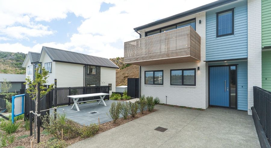  at 33 Oakum Road, Whitby, Porirua, Wellington