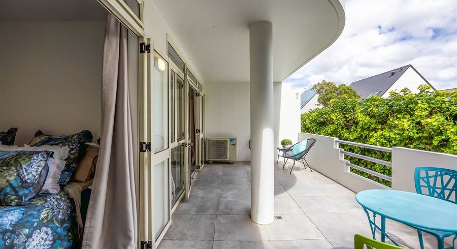  at 2/100 Rossall Street, Merivale, Christchurch