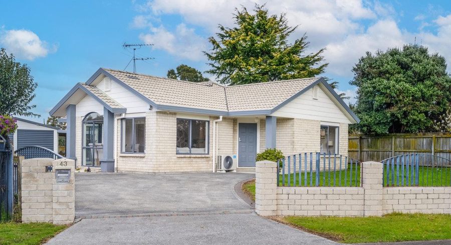  at 43 Rosemead Place, Randwick Park, Auckland