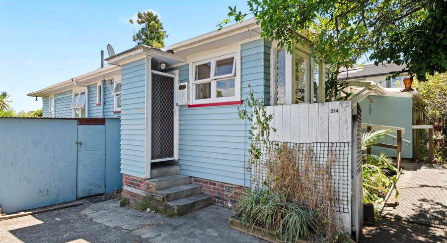  at 214 East Coast Road, Forrest Hill, North Shore City, Auckland