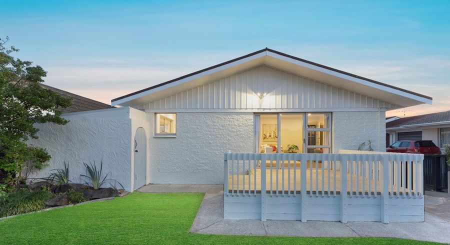  at 1/18 Waimai Avenue, Weymouth, Auckland
