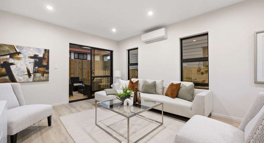  at 152B Botany Road, Botany Downs, Auckland