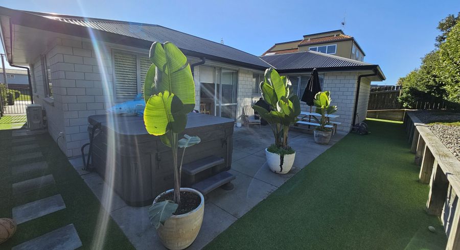  at Papamoa Beach Road, Papamoa Beach, Tauranga, Bay Of Plenty