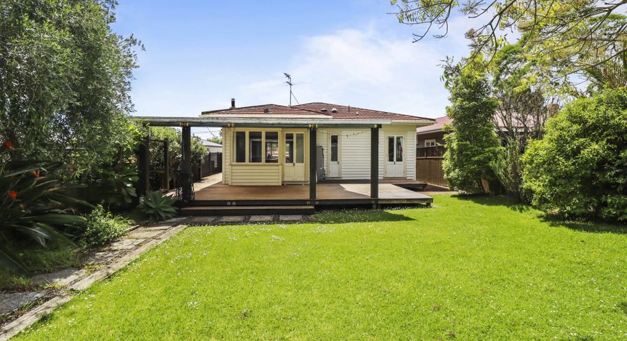  at 22 Riro Street, Point Chevalier, Auckland City, Auckland