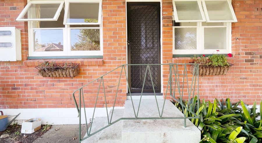  at 2/14 Milton Road, Mount Eden, Auckland City, Auckland