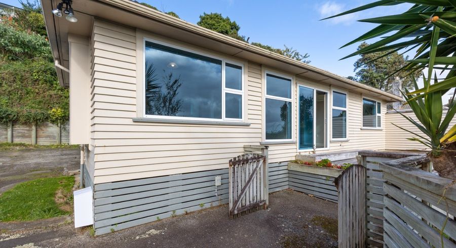  at 31 Queens Road, Glen Avon, New Plymouth, Taranaki