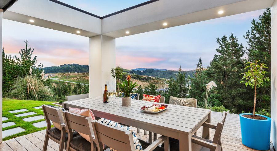  at 32 Pacific View, Whitby, Porirua