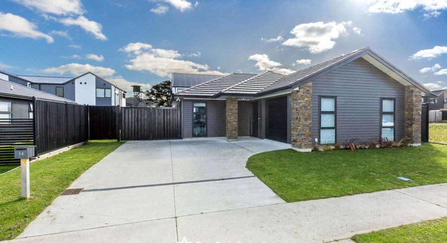 at 18 Castletown Street, Wallaceville, Upper Hutt, Wellington