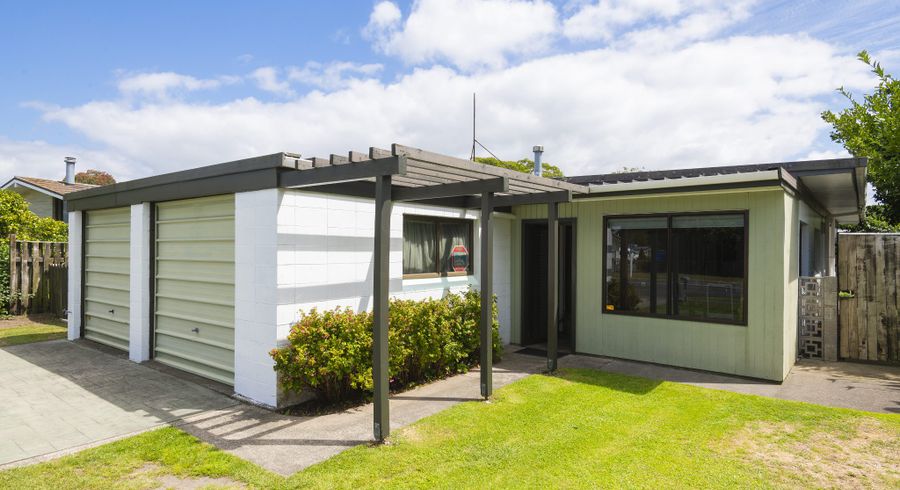  at 323 Stout Street, Riverdale, Gisborne