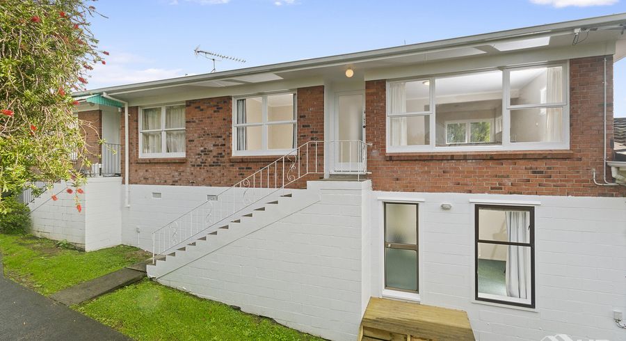  at 2/6 Corunna Road, Milford, Auckland