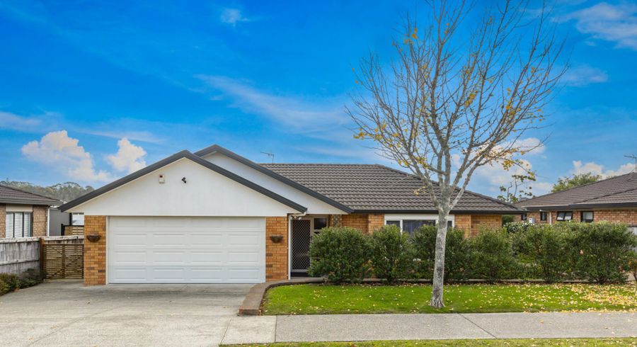  at 8 Toledo Avenue, Henderson, Waitakere City, Auckland