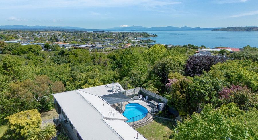  at 2/6 Armstrong Grove, Hilltop, Taupo