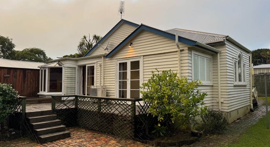  at 16 Navarre Road, Glendowie, Auckland City, Auckland