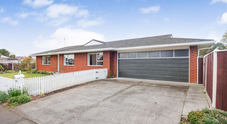  at 27 Carter Crescent, Awapuni, Palmerston North, Manawatu / Whanganui